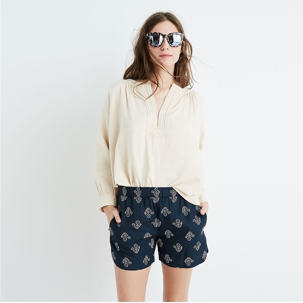 Madewell Drapey Pull-On Shorts in
Flowerstamp in Baroque White. Size Sma…